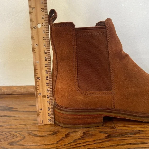 Clarks Clarkdale Arlo ankle Chelsea boot suede leather almond toe pull on work 8 - Picture 10 of 11
